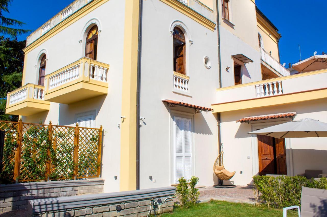 Relais Villa Montedonzelli Napels Buitenkant foto